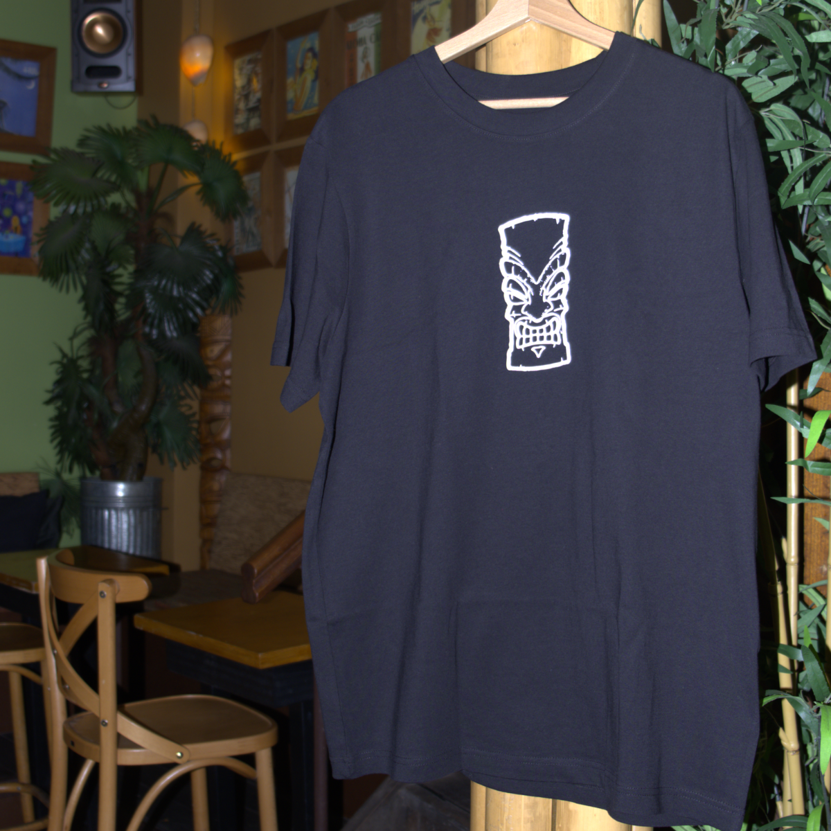 'Tiki mugshot-shirt' by Vavoom